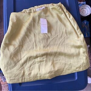 Abercrombie & Fitch light green mini satin skirt